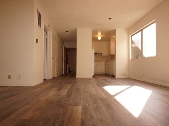 2nd image of 1538 Stanford St APT 5