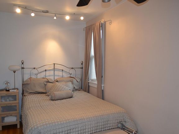 4th image of 2566 W Argyle St #3