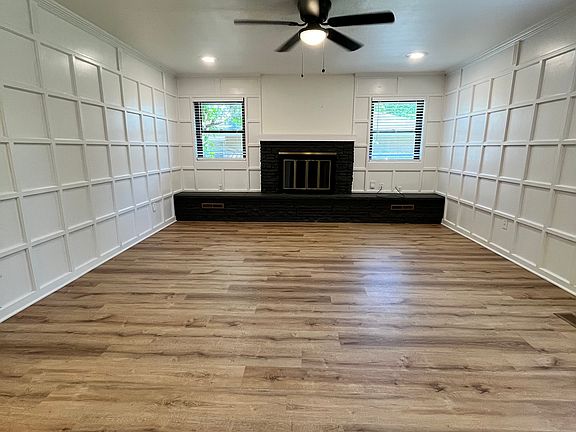 4th image of 2422 NW 43rd Cir