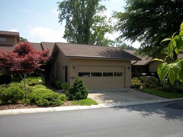 1st image of 401 Wild Oak Ln