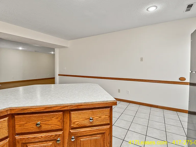 1261 E Lakewood St — Photo 18