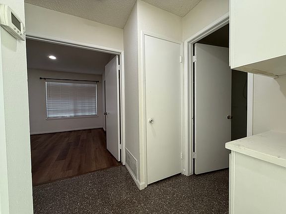 5th image of 18125 Parkvalle Cir