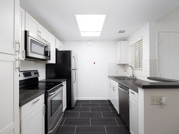 5th image of 855 W San Ysidro Blvd W Unit 2