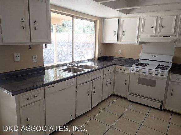 5th image of 1702 Jerry Abbott St