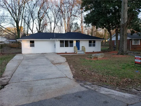 5604 Pine Ridge Pl, Forest Park, GA 30297