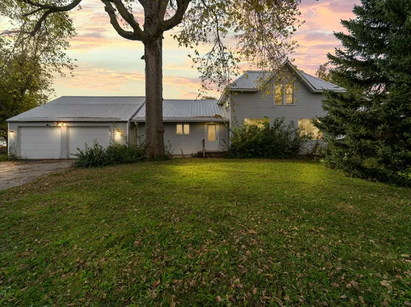 401 S Pine St, Zearing, IA 50278