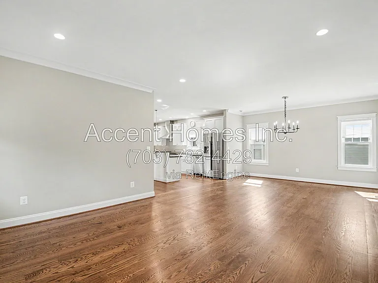 14 W Caton Ave — Photo 7