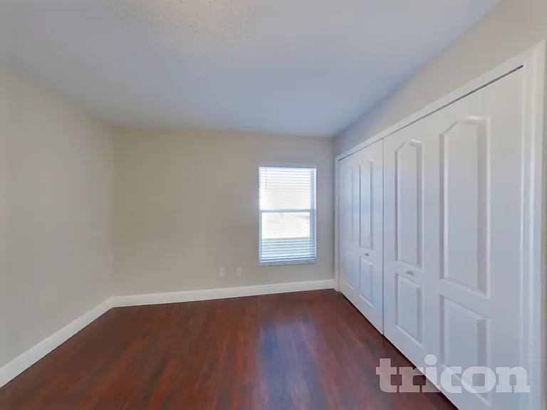 15206 Markham Dr — Photo 12