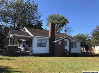 1021 W Main St, Centre, AL 35960