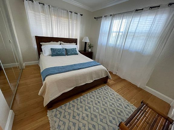 3rd image of 744 NE 14th Ave APT 16