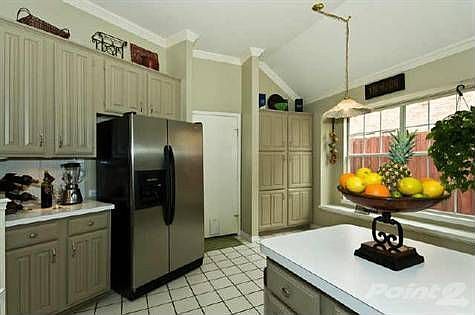4th image of 634 Beal Ln