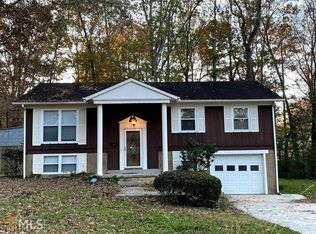 1147 Pineglen Dr, Riverdale, GA 30296