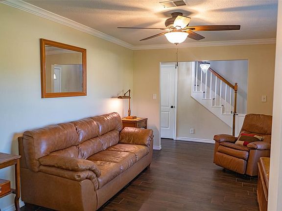 5th image of 10031 Cantertrot Dr