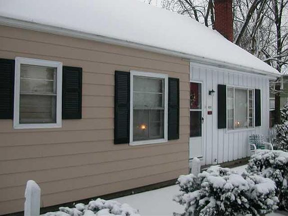 3rd image of 4024 Sharon Ave