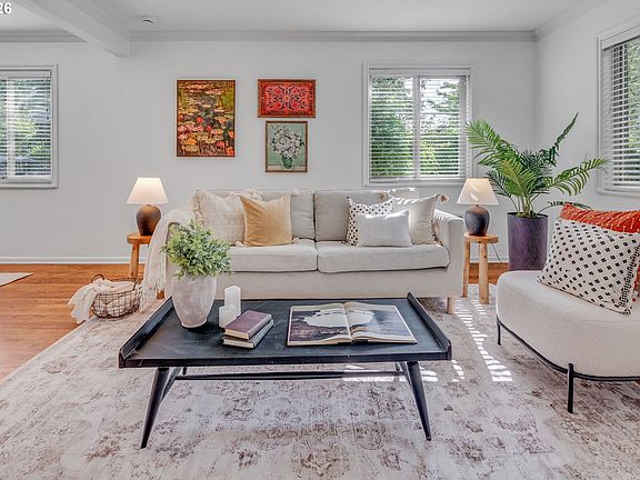 4th image of 2515 SE 51st Ave APT 14
