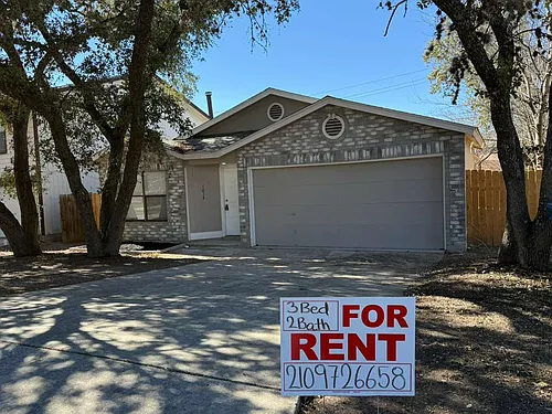 1015 Arrowhead Trl Photo 1