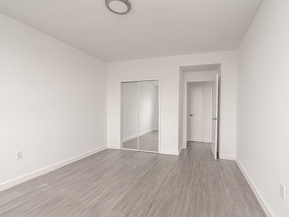 5th image of 5 Mallory Gdns #50126A-704