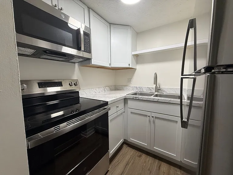 Two-Bedroom Apartments Available at Echo Pointe — Photo 23