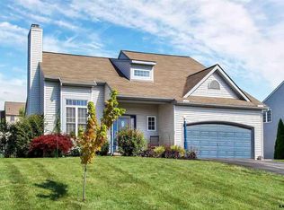 380 Pebble Beach Dr, Mount Wolf, PA 17347