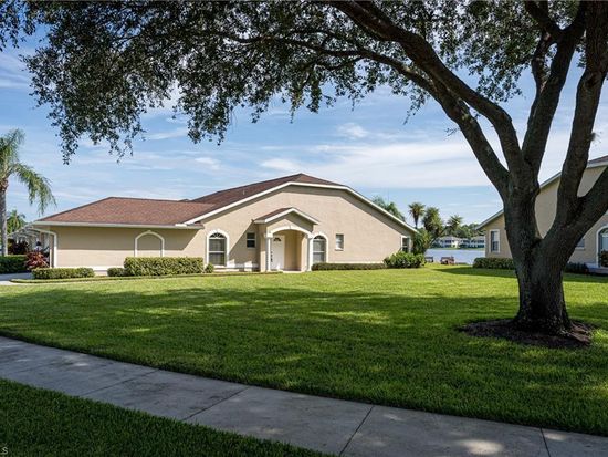 3072 W Crown Pointe Blvd Naples Fl 34112 Zillow
