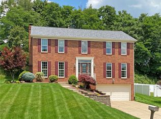 173 Stonewood Dr, Bethel Park, PA 15102