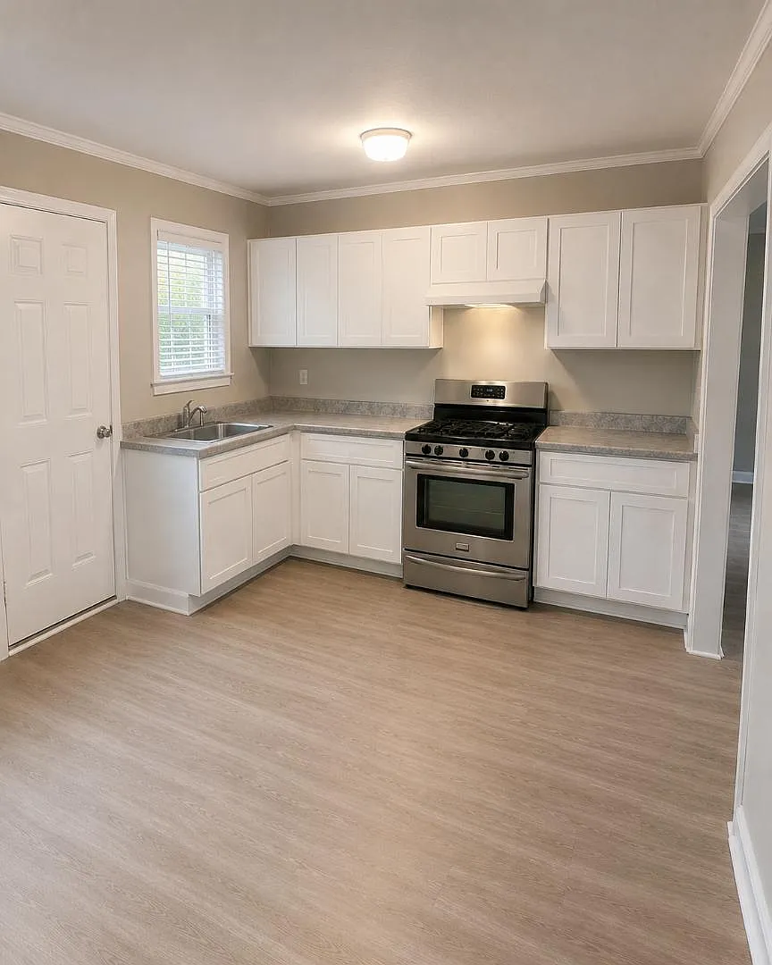 612 W College St - Unit 5 — Photo 1
