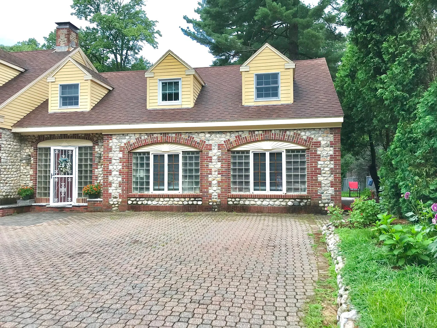 2 bed, 1.5 bath, 1000 sqft, $3,000 — Photo 1