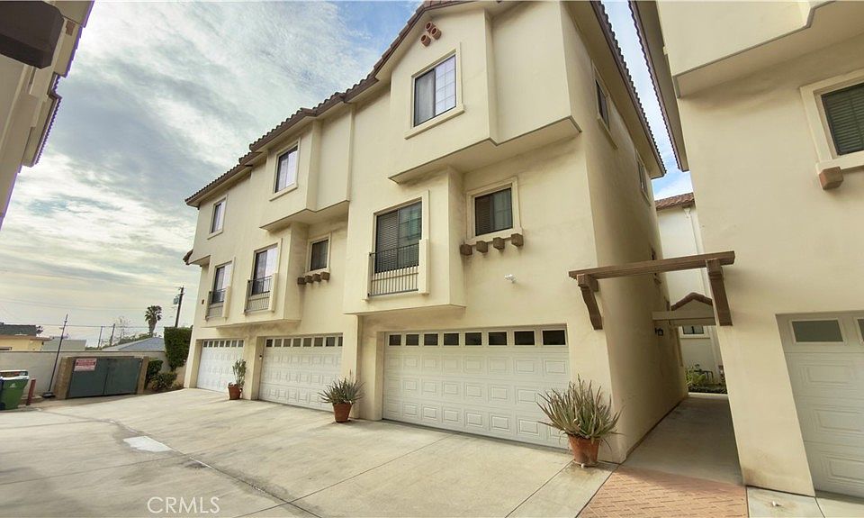 1st image of 1075 N Maclay Ave #14