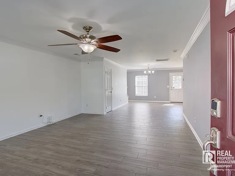 308 Briarbend Rd — Photo 8