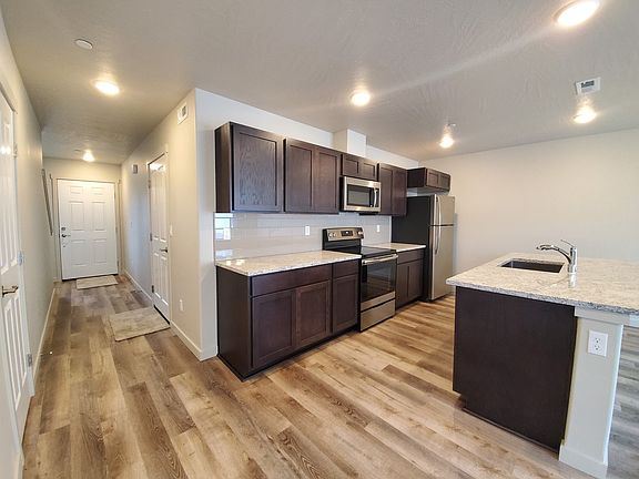 4th image of 5714 W Kennewick Pl #120