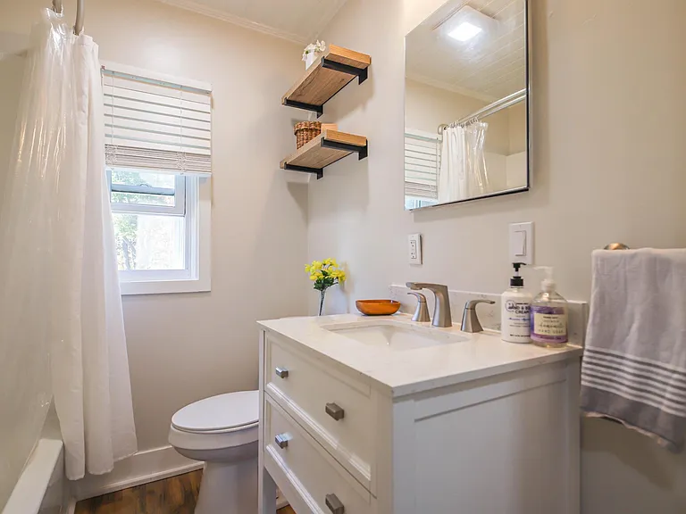 504 Saint John St #2 — Photo 12