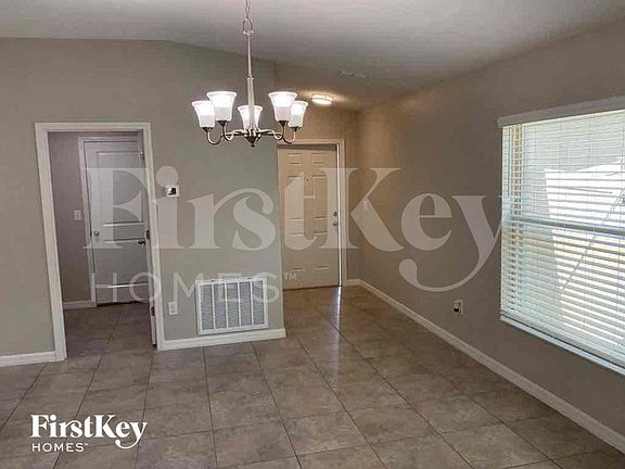 4th image of 11816 Miracle Mile Dr