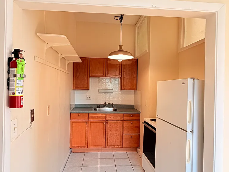 111 College St #4C — Photo 24