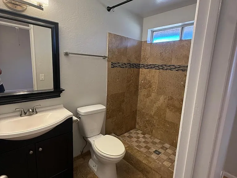 2527 S Maple Ave #102 — Photo 19