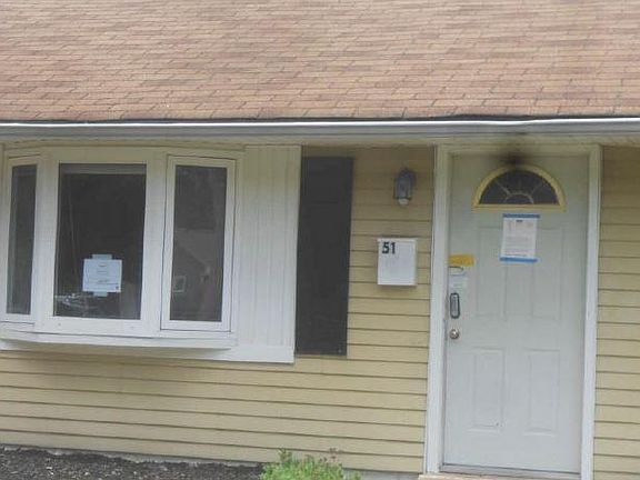 4th image of 51 S Rose Ln