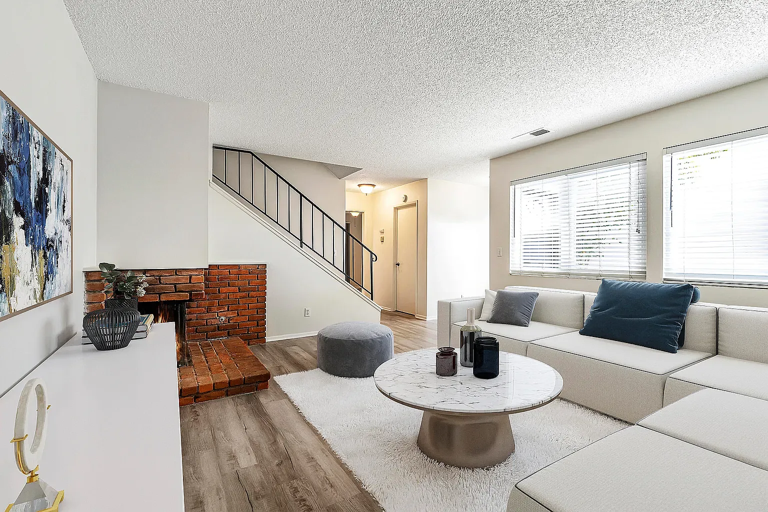 2 bed, 1.5 bath, 2211 sqft, $4,275 — Photo 1