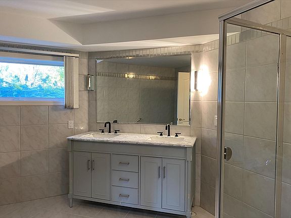 4th image of 4438 Causeway Dr NE