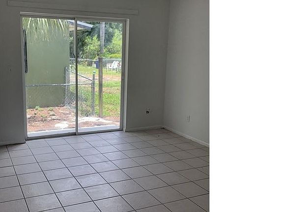 4th image of 552 Ione Ave #554