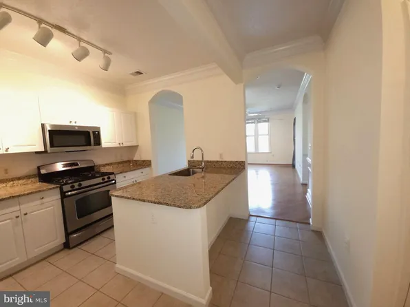 7 Booth St Unit 308, Gaithersburg, MD 20878