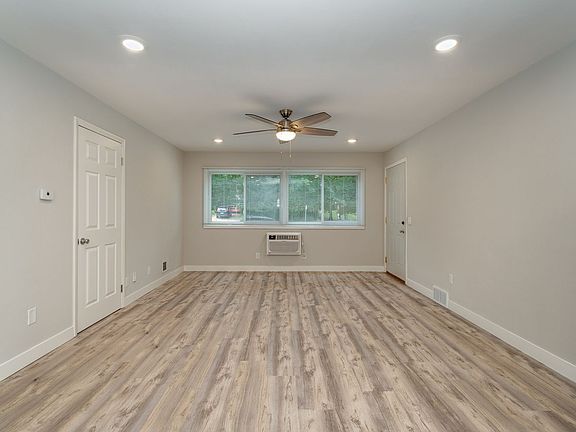 2nd image of 4724-4806 Burma Rd #2B-1Ba-850Sqft