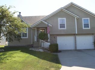 812 SW Shorthorn Dr, Grain Valley, MO 64029