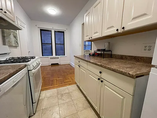 Rented by Best Apartments North Inc | media 25