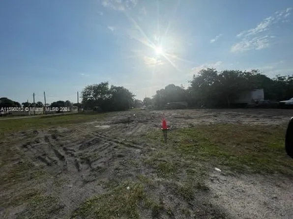 517 N 26th St, Fort Pierce, FL 34947