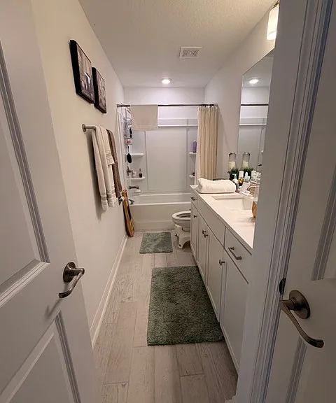 100 Salazar St — Photo 11