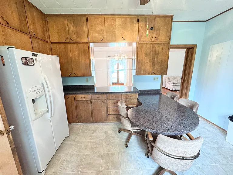 1016 Pleasant St — Photo 10