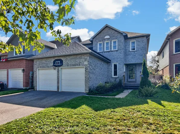 133 Cardinal St, Barrie, ON L4M 6G2