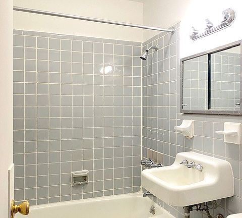 5th image of 151 W 95th St #1B