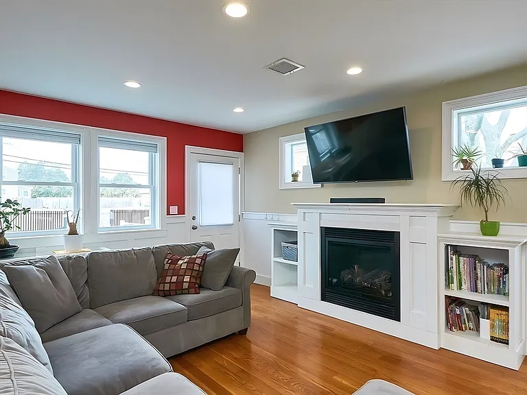 2 Michael St — Photo 5