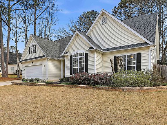 2nd image of 16 Forest Point