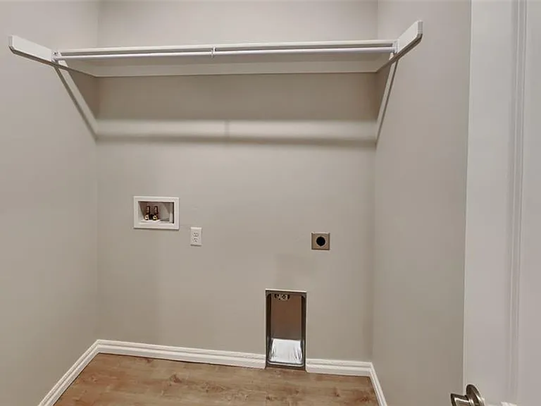 6904 Labelle Dr — Photo 13